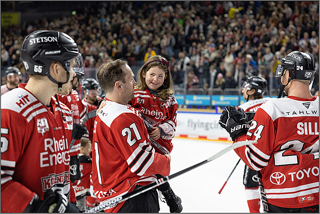 PENNY DEL;  Koelner Haie - Straubing Tigers; Koeln, 28.12.2022